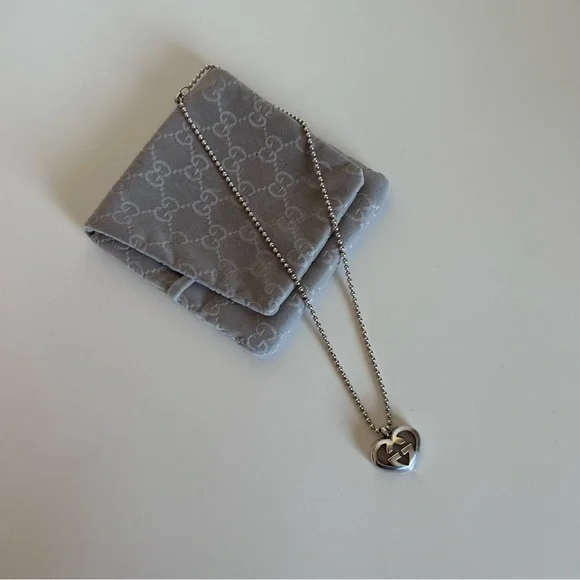 Gucci Silver Heart Necklace with Pouch - Picture 1 of 2